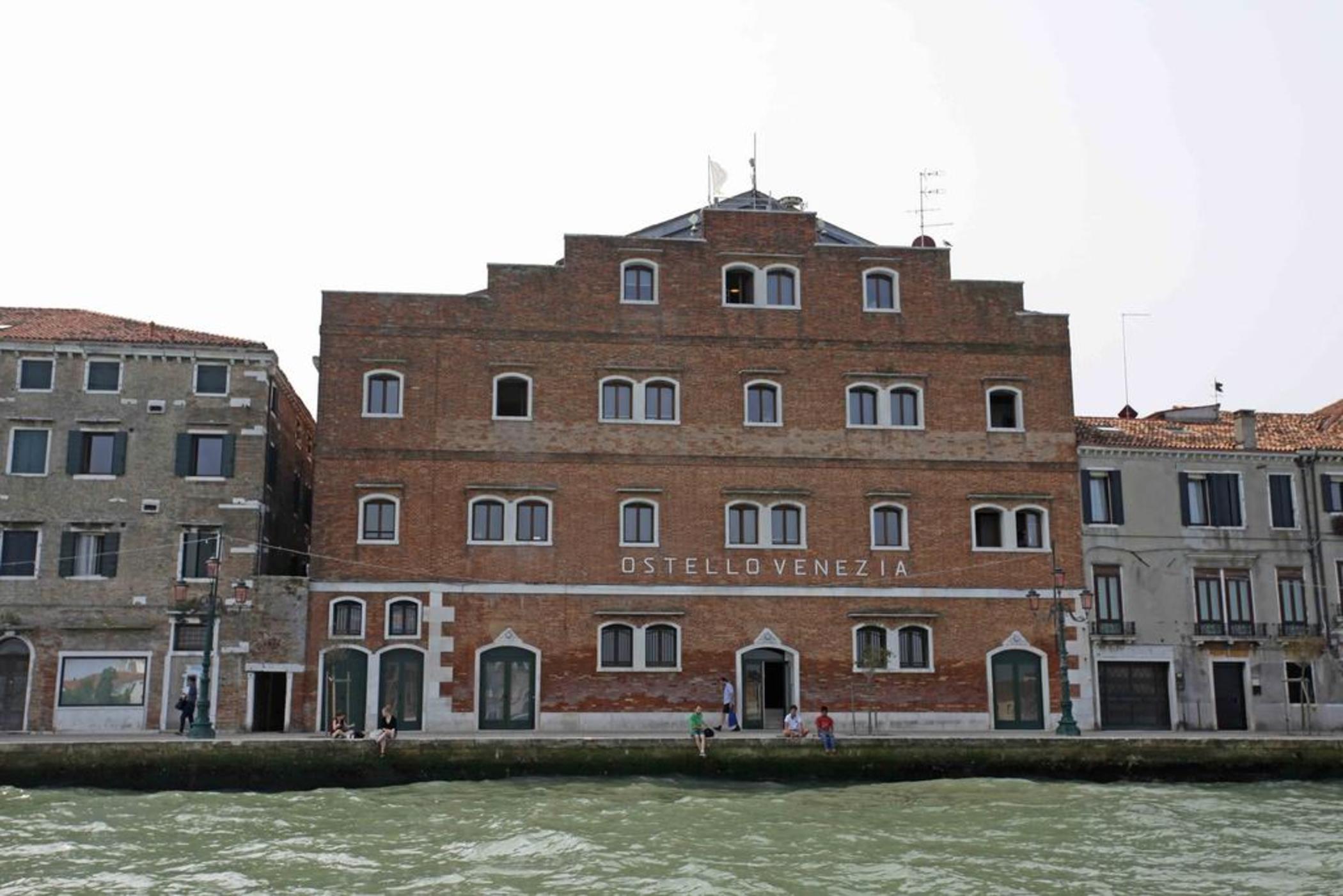 Generator Venecia Exterior foto